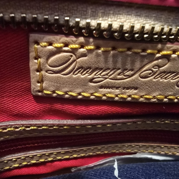 BRAND NEW Dooney and Bourke hot pink patent leather tote - Picture 9 of 10